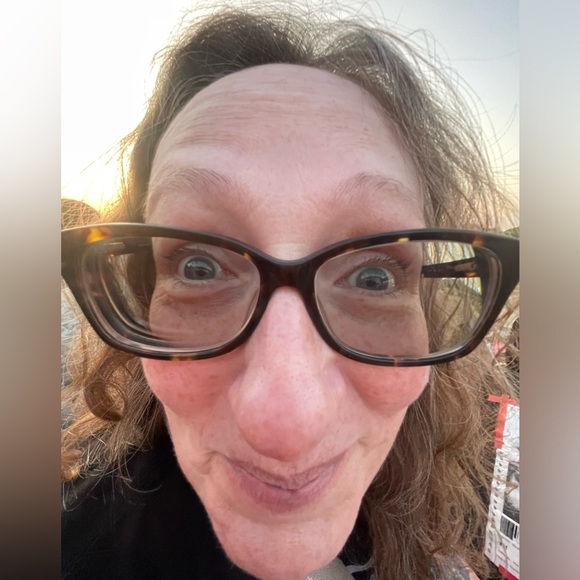 Meet your Posher, Christine - Picture 3 of 5